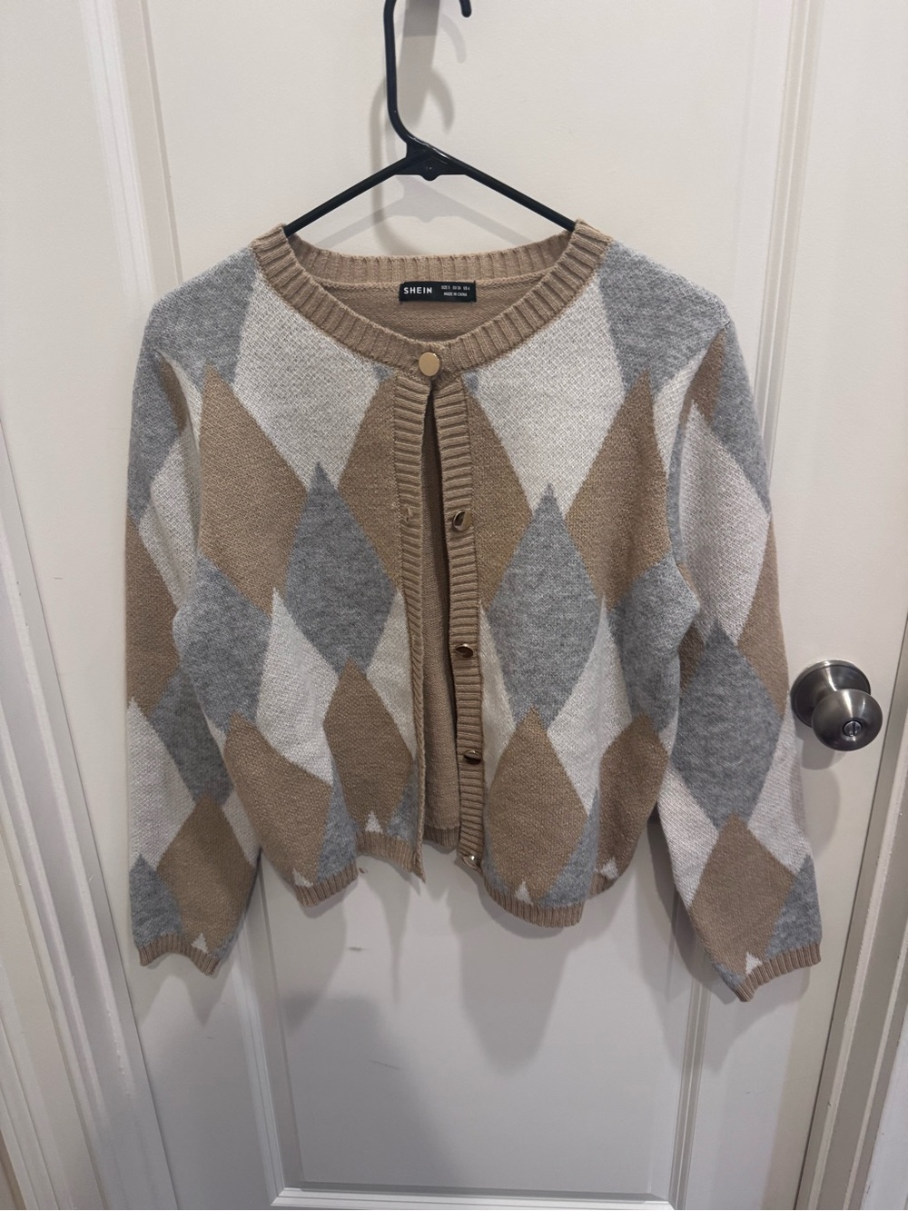 SHEIN Beige, Gray & White Argyle Button-Front Cardigan